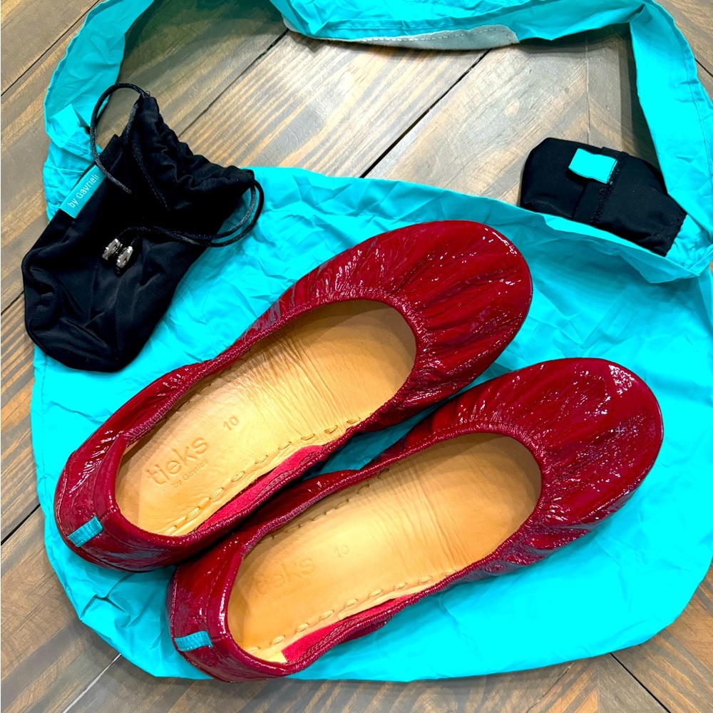 Size 10 Ruby Red Patent Leather Tieks